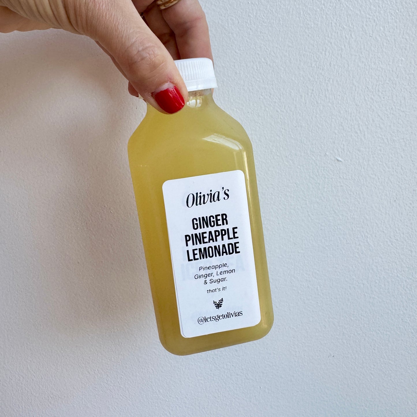 Pineapple Ginger Lemonade / Pool & Beach