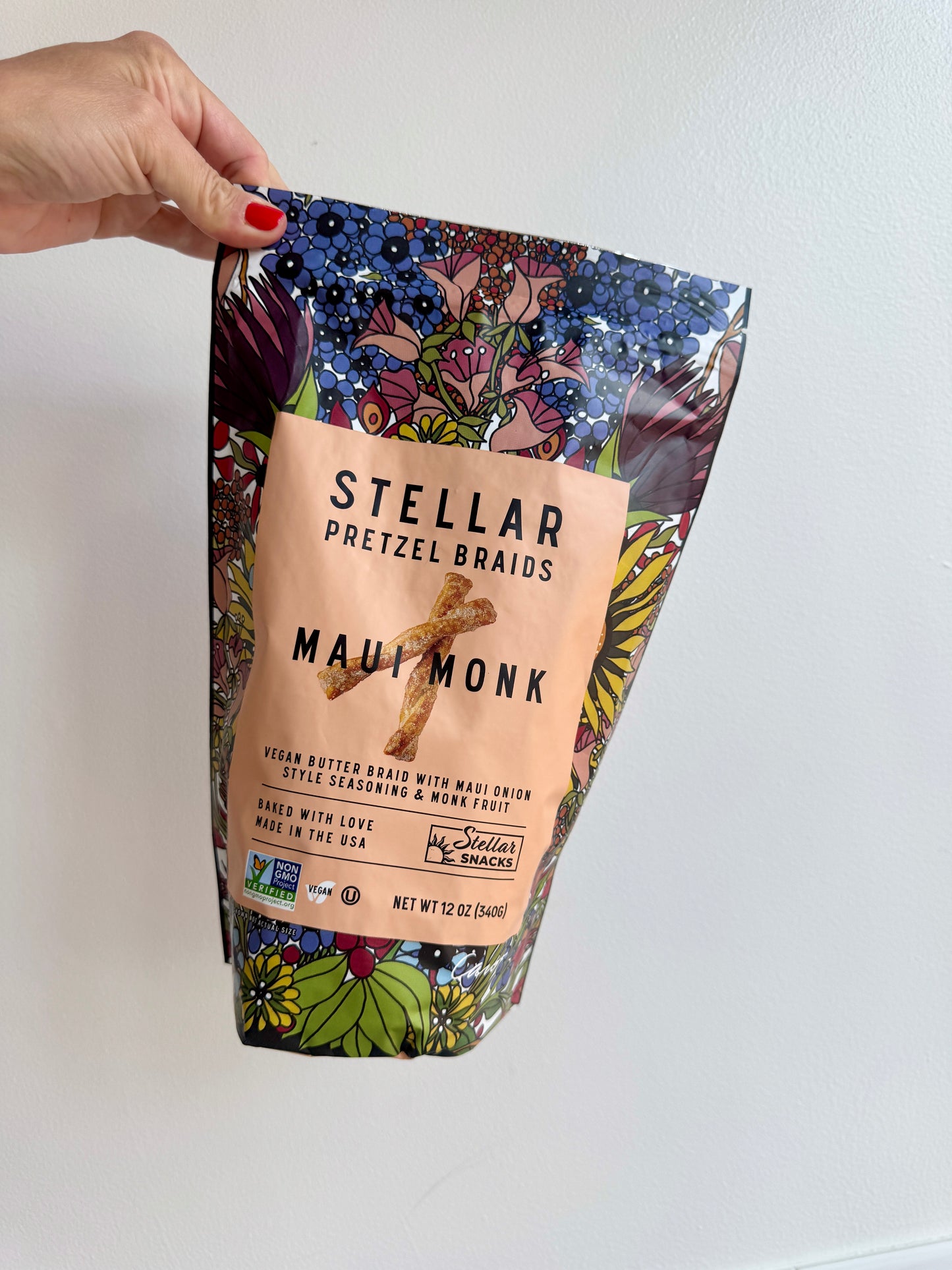Stellar Maui Onion Pretzels / Pool & Beach